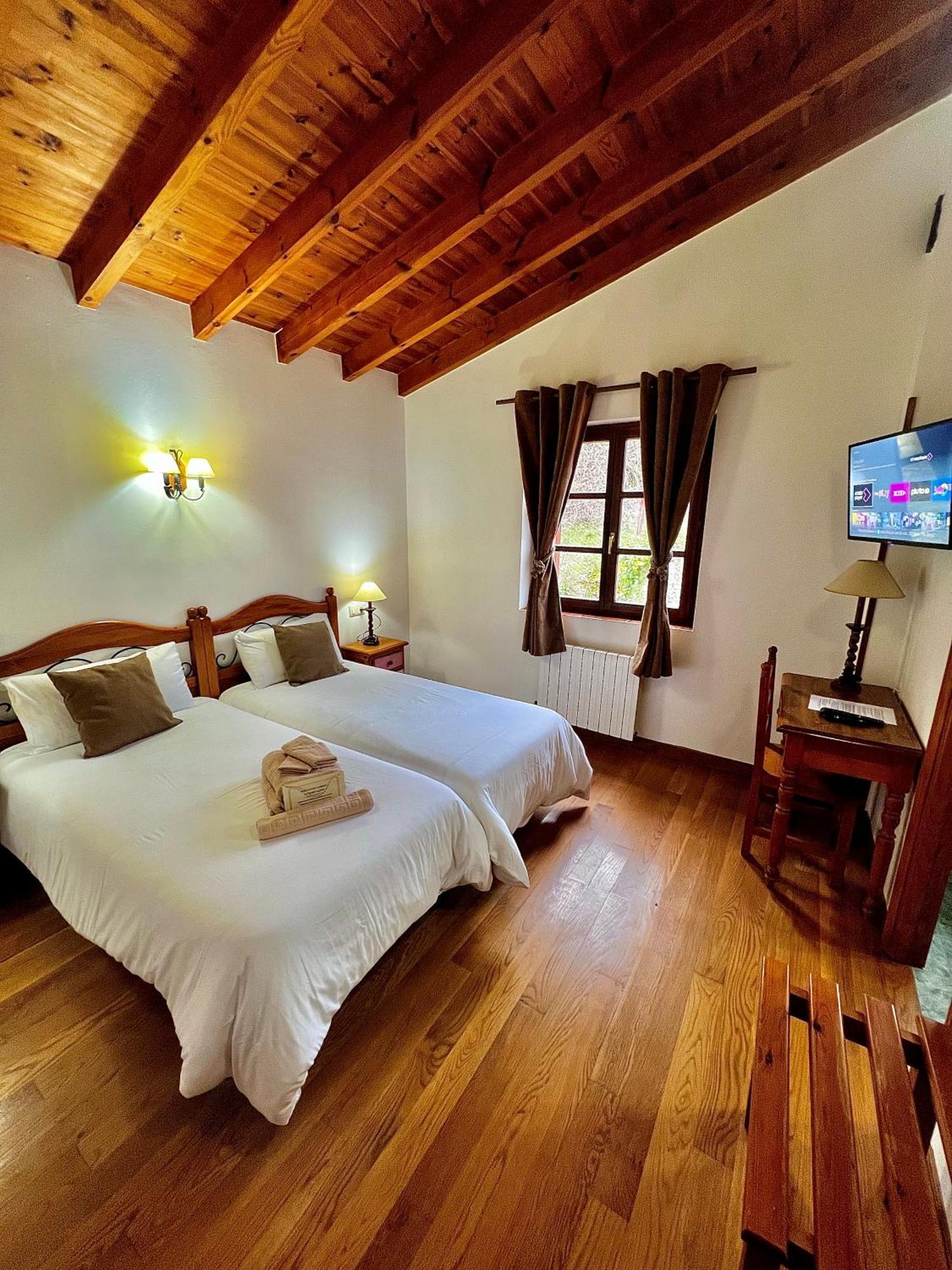 Hotel Rural El Sestil Dobres Extérieur photo