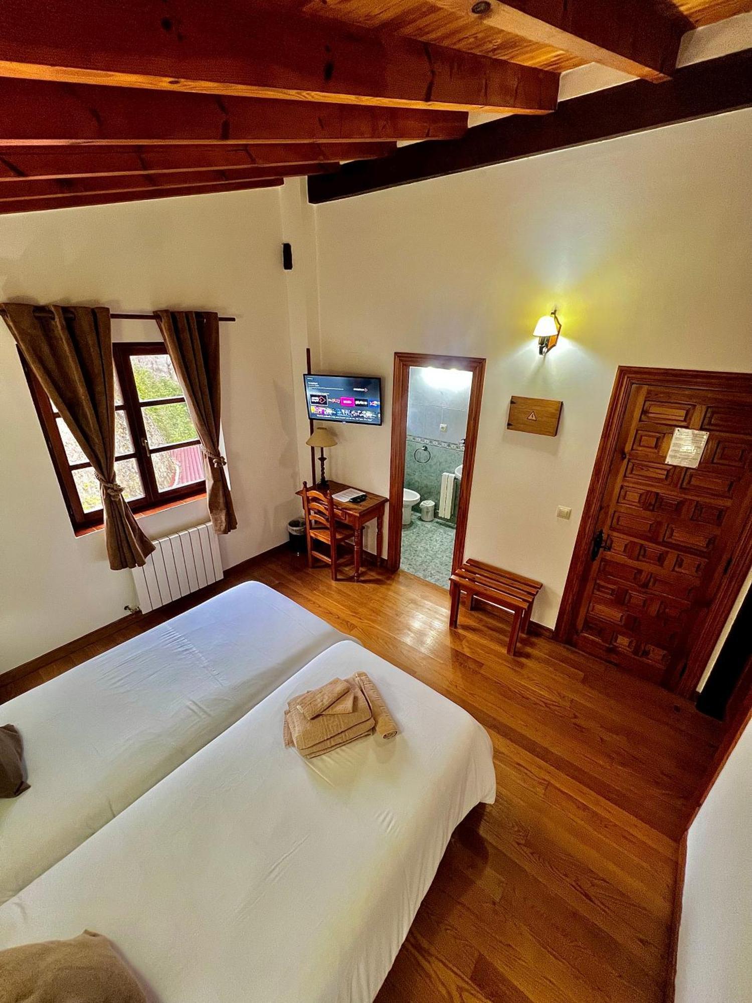 Hotel Rural El Sestil Dobres Extérieur photo